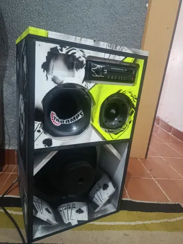 Caixa de som bob