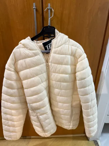 Jaqueta Puffer Branca, linda! Ideal para neve 