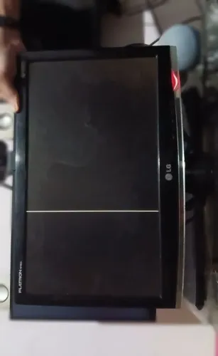 Monitor LG Flatron 19 polegadas com listra na tela (vender logo)