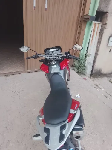 Moto novinha.