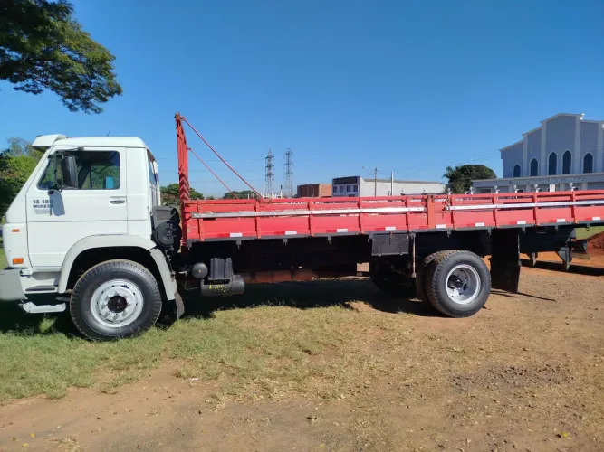 Caminhão VW 13180