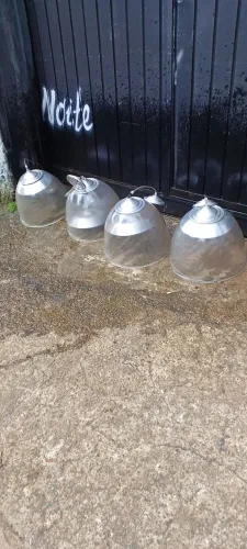4 - LUMINÁRIAS PRISMÁTICA GALPÃO 40CM PERFEITO ESTADO /// R$330,00 