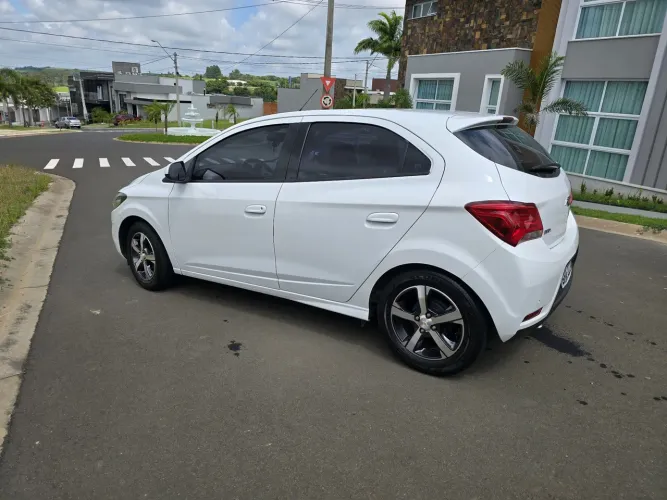 Chevrolet Onix Hatch LTZ 1.4 8V Flex Aut. 4P 2019