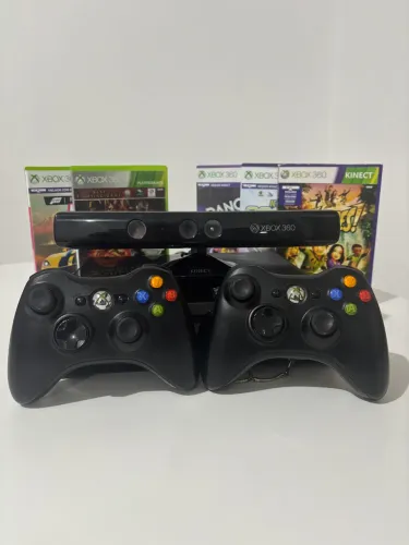 XBOX 360 SUPER SLIM + KINECT + CONTROLES ORIGINAIS