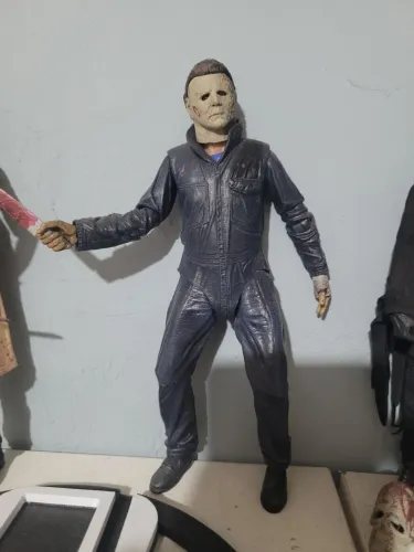 Boneco Michael myers  neca