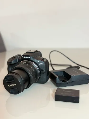 Vendo Cânon R50 em ótimo estado apenas 1 ano de uso!