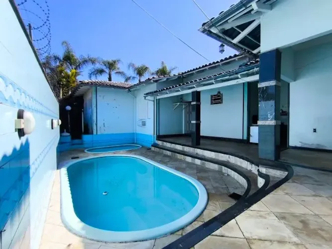 Casa 4 dorm + escritório TODA EM LAJE alto potencial de reforma Rio Maina ACEITA proposta
