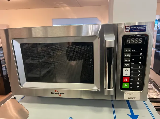Microondas Indsutrial 1000w de potência Skymsen novo 