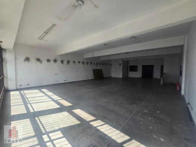 Alugo prédio comercial no Bom Retiro