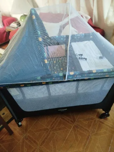 É NOVO zero Berço cercado com colchão NOVO TB. O berço cercado é da marca Voyage.