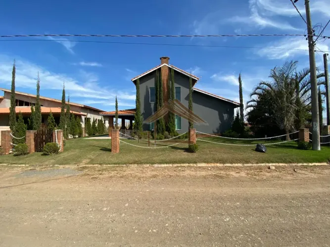 Casa com 4 suítes em condomínio fechado na cidade de Porangaba, aceita permuta
