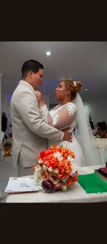 Vestido de noiva usado apenas uma vez veste quadril até 130 de largura
