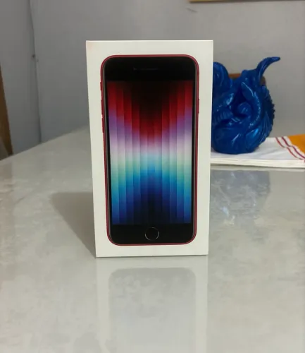 iPhone SE 3 (2022) PRODUCT RED