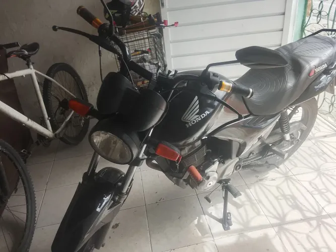 Honda cg 150 conservada vendo troco já emplacada