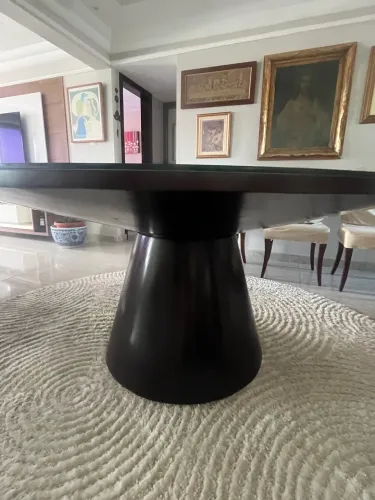 Mesa de jantar redonda 1,5m em madeira sucupira com tampo de vidro