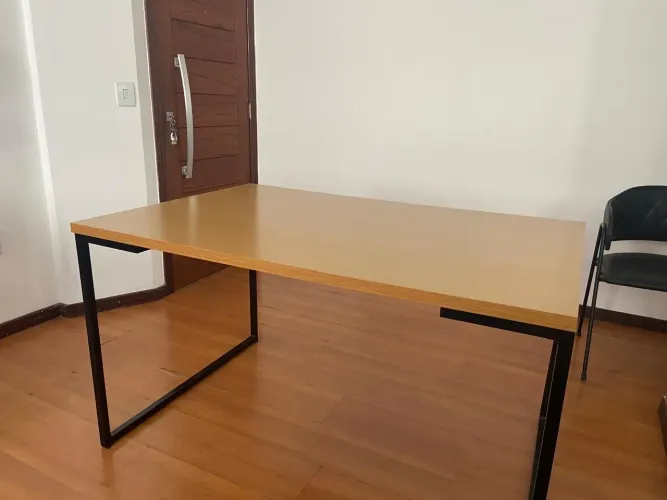 MESA DE JANTAR P/ 4 CADEIRAS