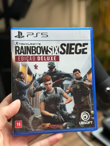 Jogo Tom Clancy?s Rainbow Six Siege Deluxe Edition físico - zerado