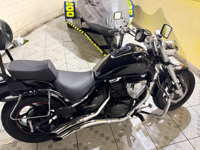 Suzuki boulevard M809