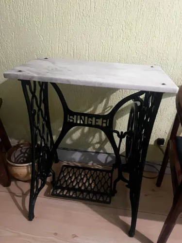 Mesa Vintage para Máquina de Costura