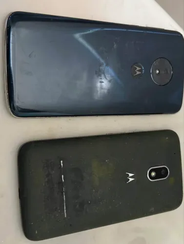LOTE 2 CELULARES MOTOROLA PARA PEÇAS