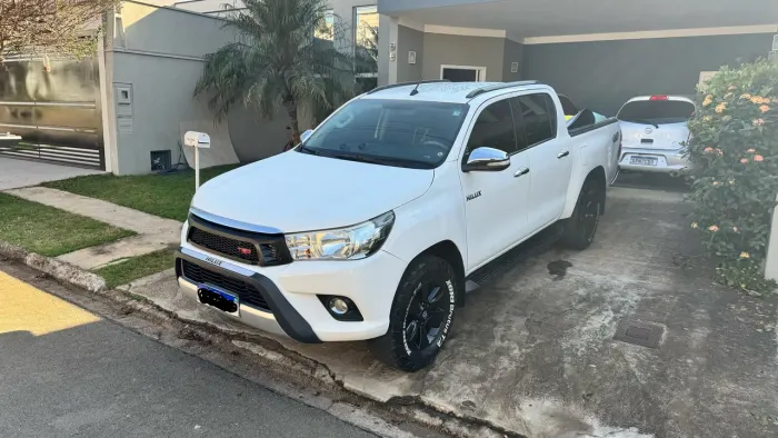 Toyota Hilux CD SRV 4X4 2.8 TDI Diesel Aut. 2017