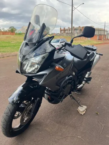 Moto Suzuki DL 1000 V-strom