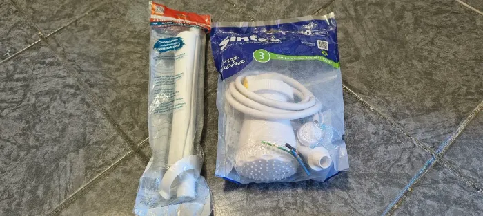 Chuveiro e cano para chuveiro