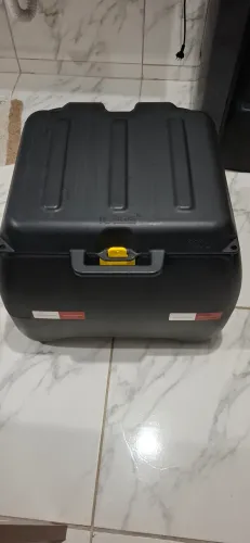Vende-se baú 100 litros