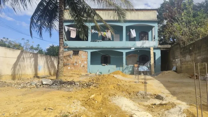 Vendo uma casa no bairro novo horizonte Cariacica