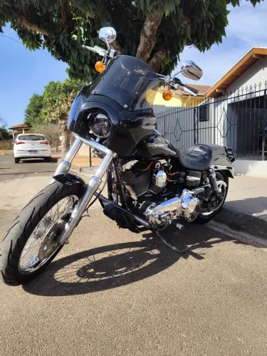 Harley Dyna Super Glide Custom - 2013