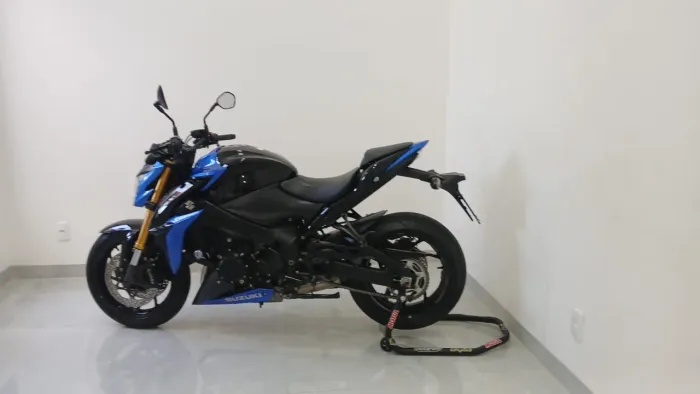 Suzuki gsxs1000