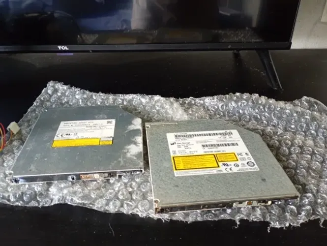 Leitora e Gravadora de CD e DVD para notebook