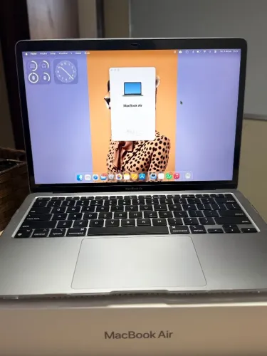 MACBOOK M1 2020 8GB 256 SSD, COR: PRATA