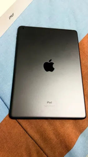 Vendo iPad geração 9 356 gb 1.300