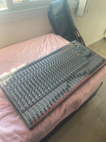 Mesa de Som Phonic AM3242FX