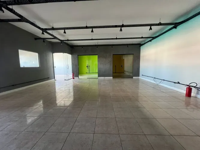 Sala Comercial de 150m² para Locação Jardim Aquarius