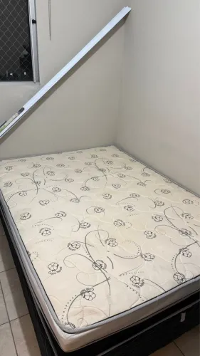 Box + Colchão Plumatex Bem Conservada