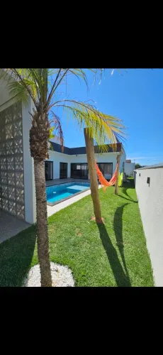 Belíssima casa , aceita permuta na Praia Grande