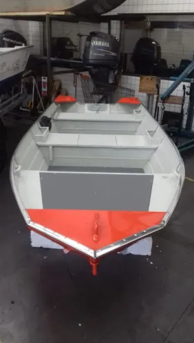 Barco de alumínio maresias seme chata quatro metros só o casco