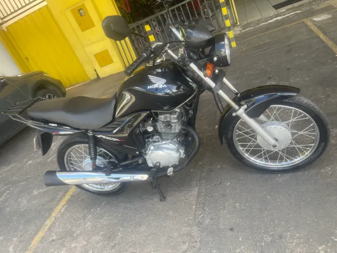 Vendo ou troco Fan 150 esi 2011