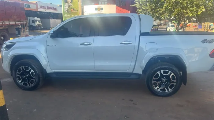 Toyota Hilux CD SRX Plus 4X4 2.8 TDI Die. Aut. 2025