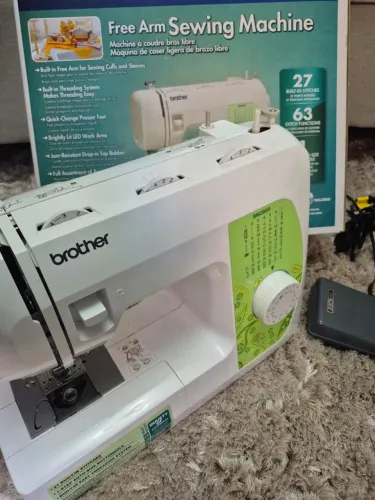 Maquina de costura Brother BM2800. 850,00
