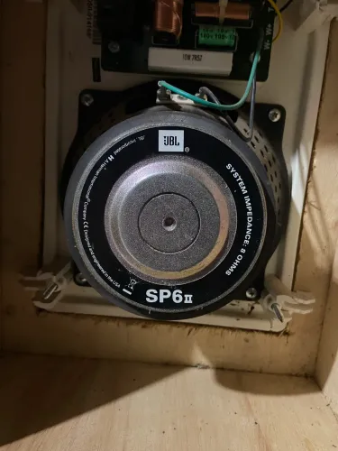 Vendo 2 caixa de som JBL SP6 8 Ohms muito forte