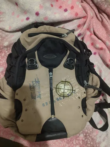 Mochila Oakley pra hoje + kit cinto com bag