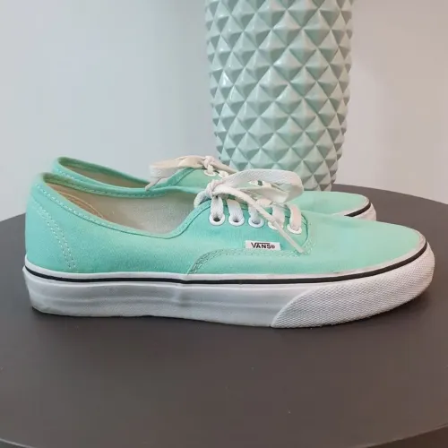 Tênis vans authentic 