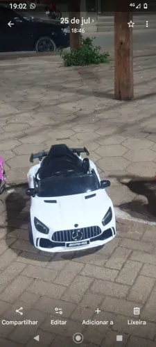 Carro elétrico infantil com controle remoto
