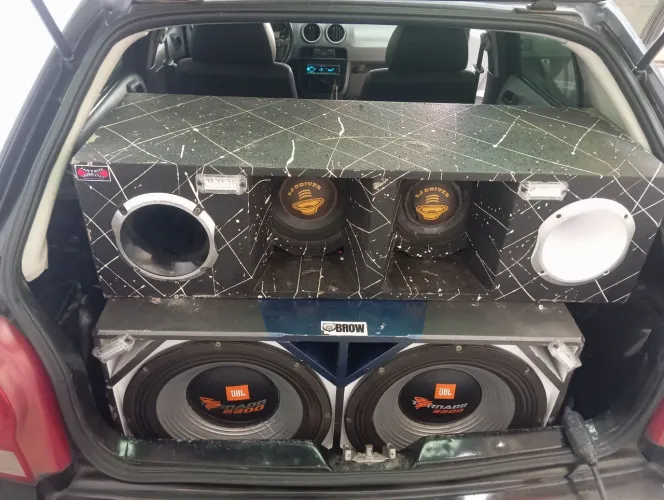 Som automotivo completo