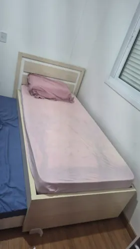 Cama solteiro com auxiliar