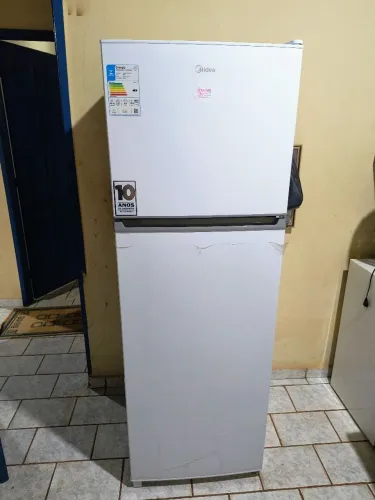 Geladeira midea