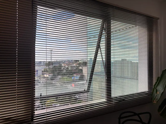 Persiana horizontal dourada 2x1,50m